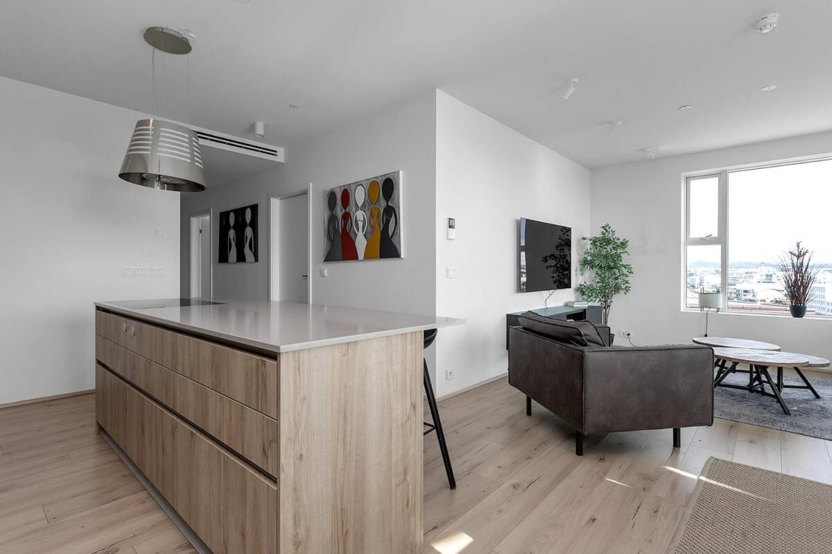 Spacious Luxury 3Br Apartment With 2 Bathrooms 1003 Ρέυκιαβικ Εξωτερικό φωτογραφία